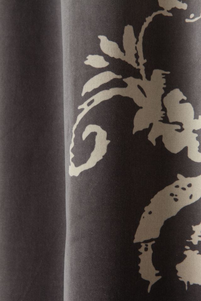 Viceroy Velvet Curtain #1