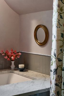 The Gleaming Louie Beaded Round Gallery Wall Mirror