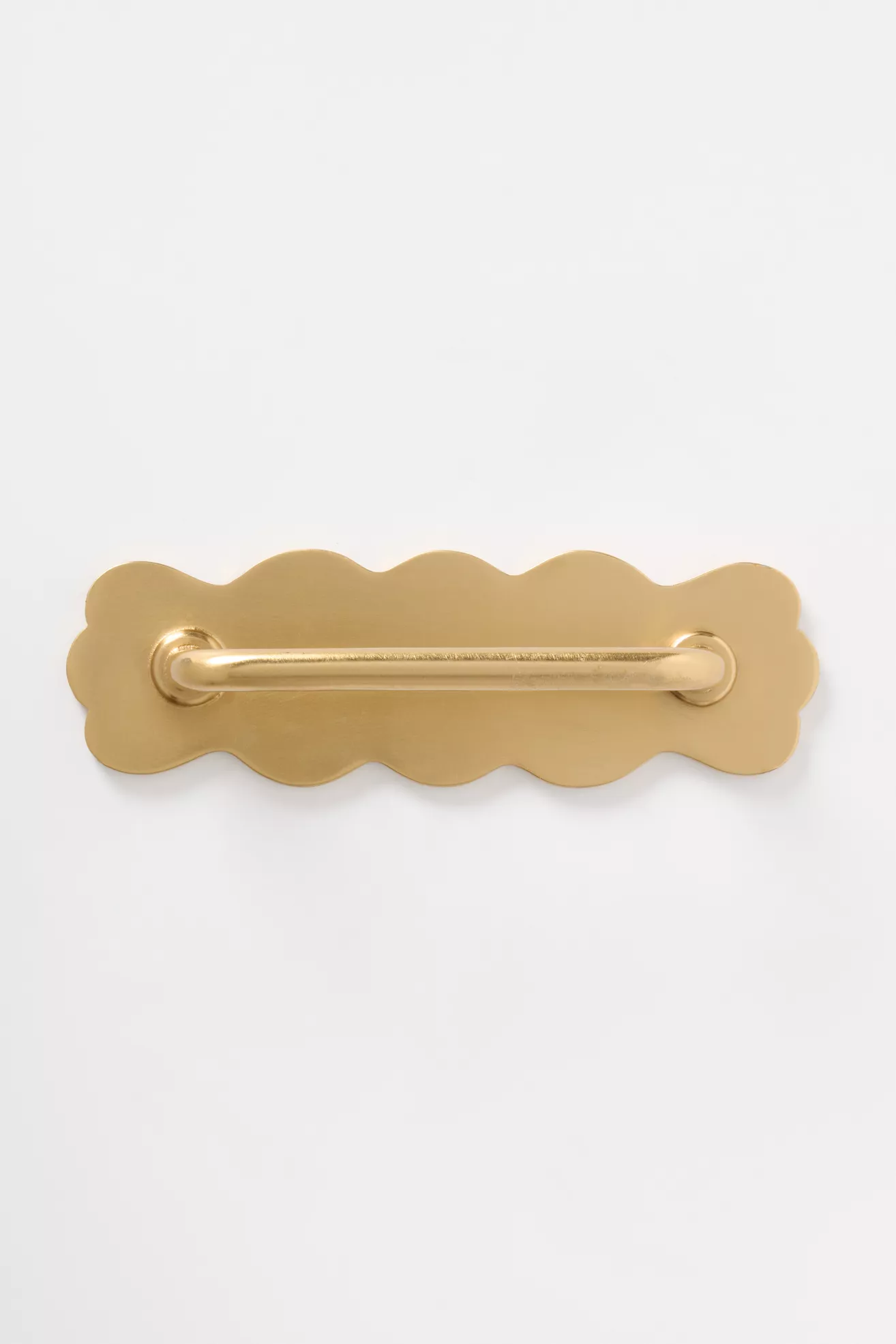 Wiggle Scalloped Brass Backplate Handle