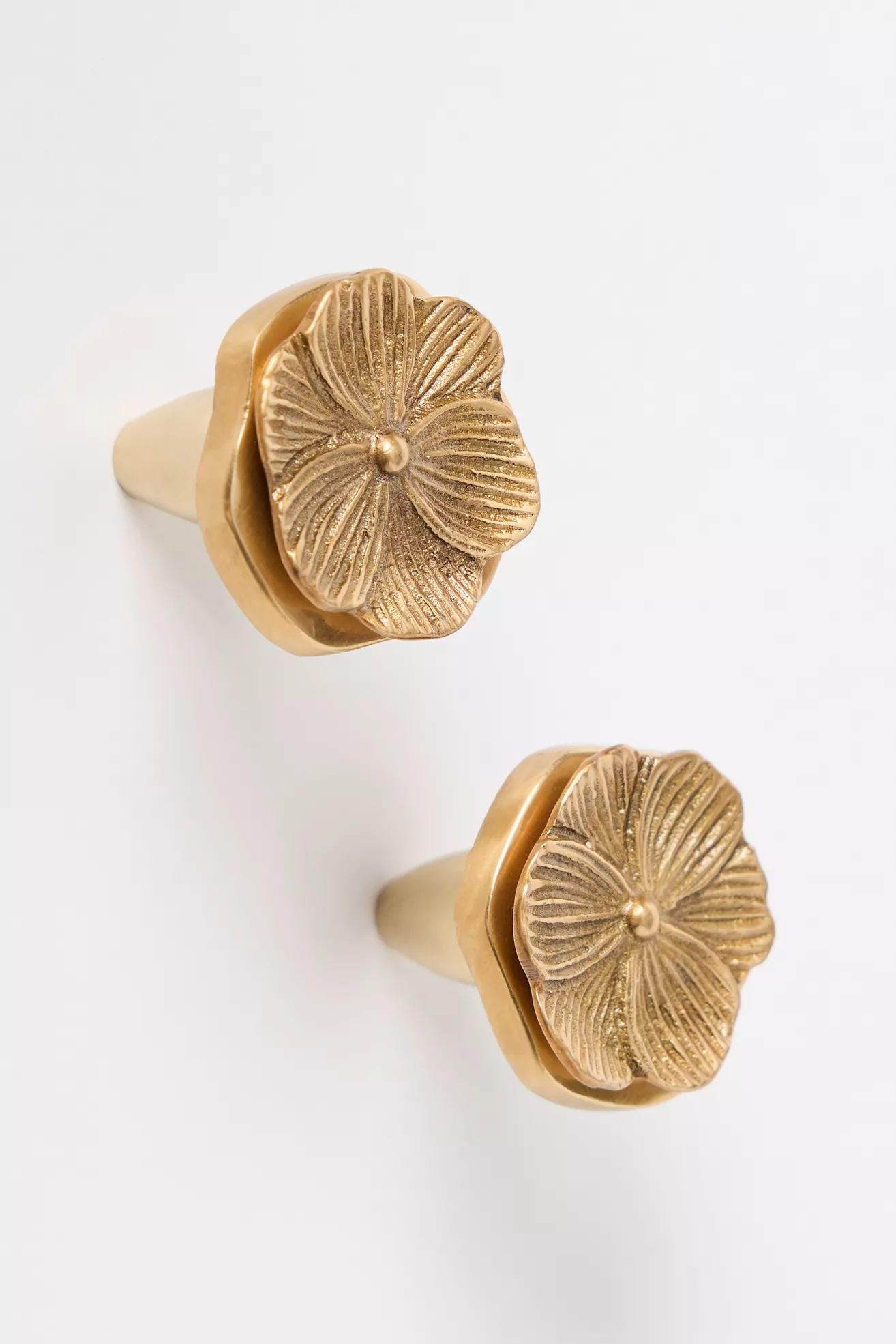 Thea Floral Solid Brass Knobs, Set of 2 - thumbnail 3
