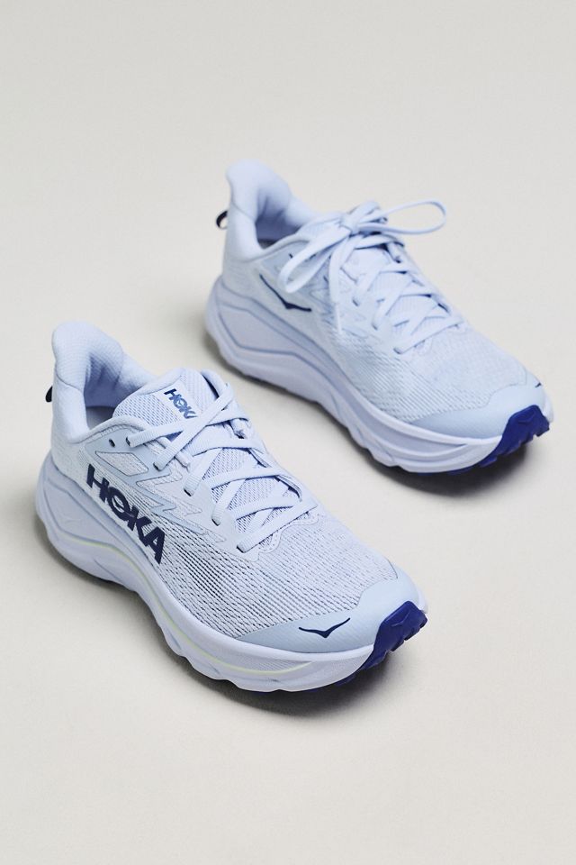 HOKA® Arahi 8 Sneakers