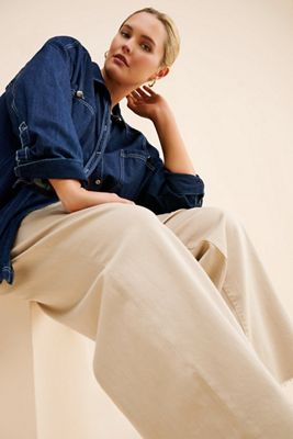 Good American Good Ease Relaxed Jeans