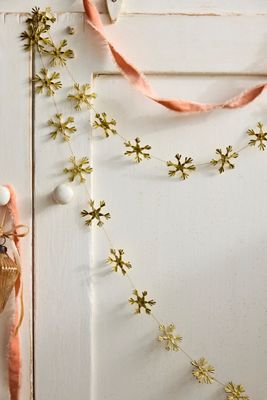 Golden Straw Snowflake Garland, 71”