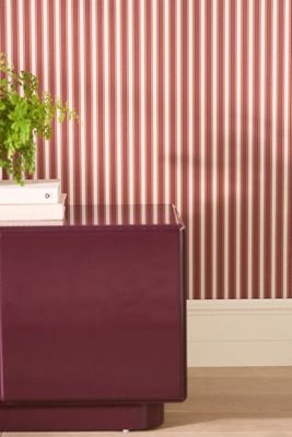Villa Vertical Stripe Wallpaper