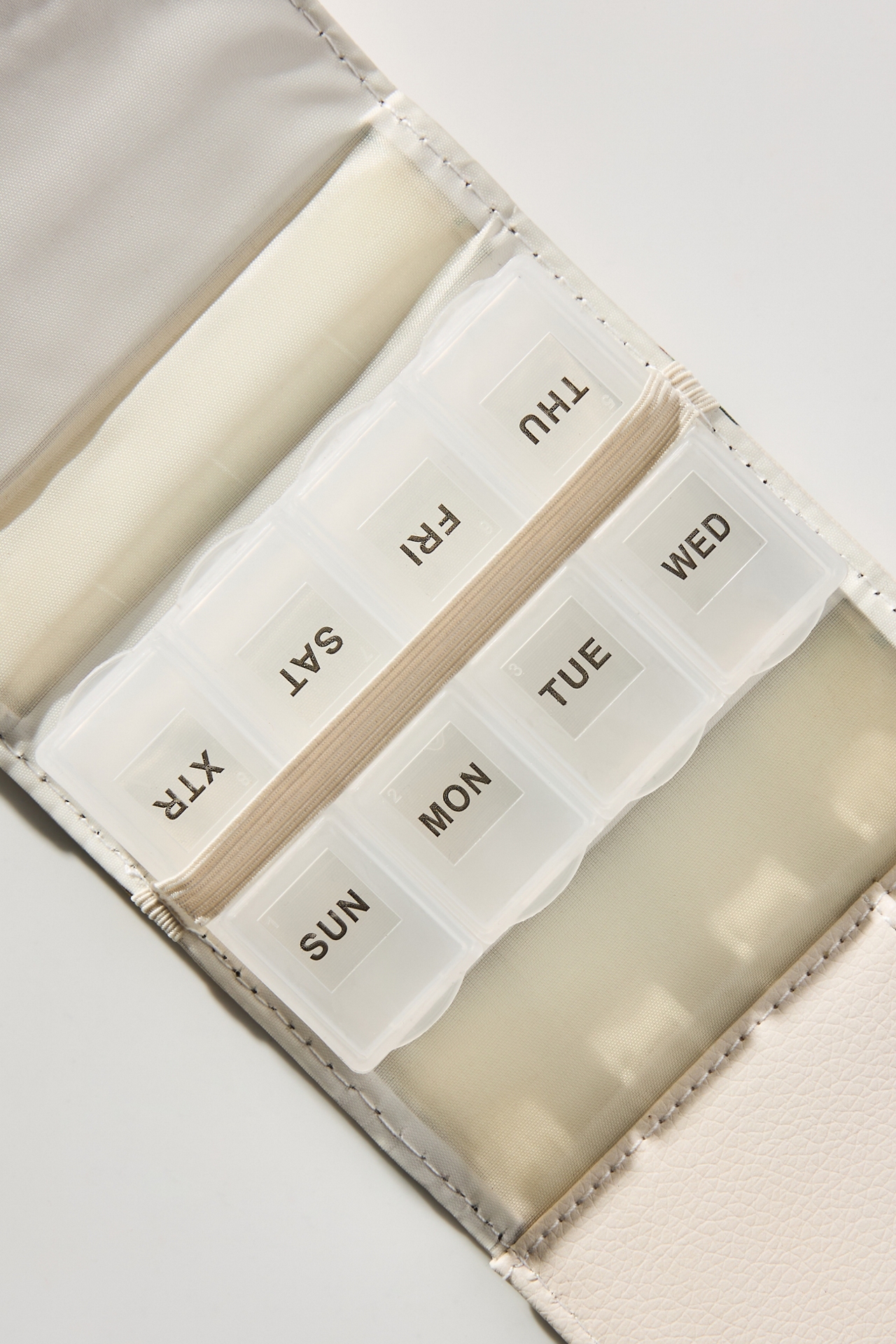 Miamica Capri Refresh Snap Pill Case