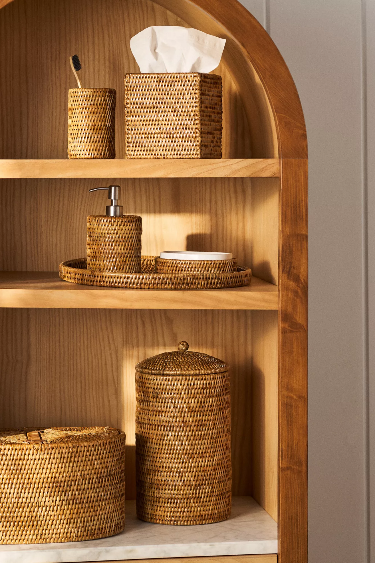Handwoven Rattan Round Tray - thumbnail 4