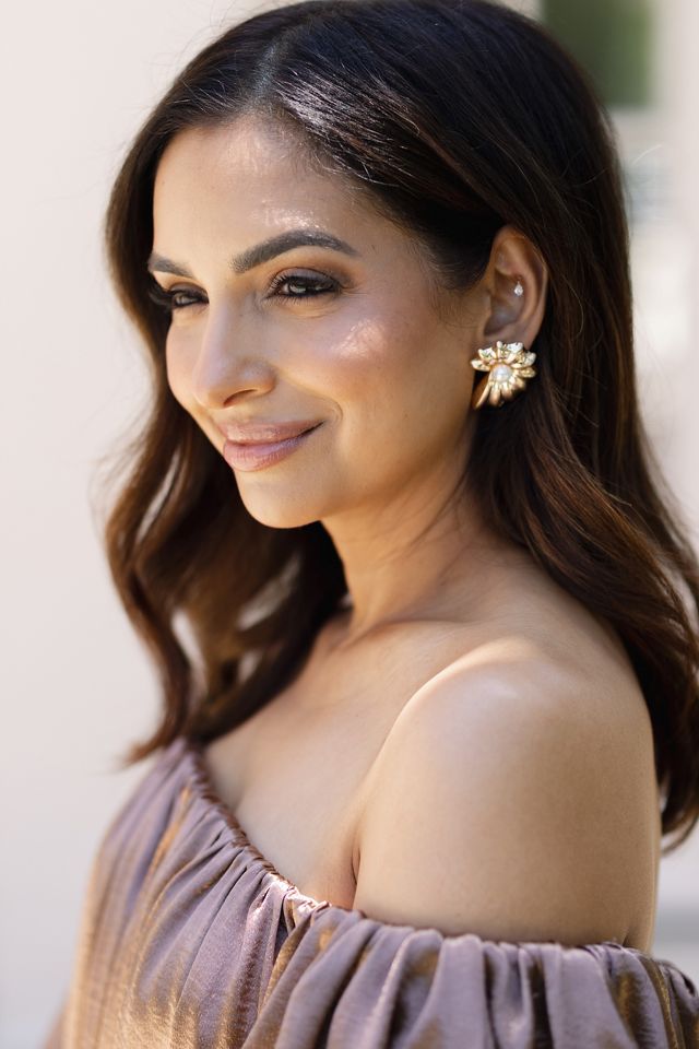 @heynasreen Pearl Shell Post Earrings #1