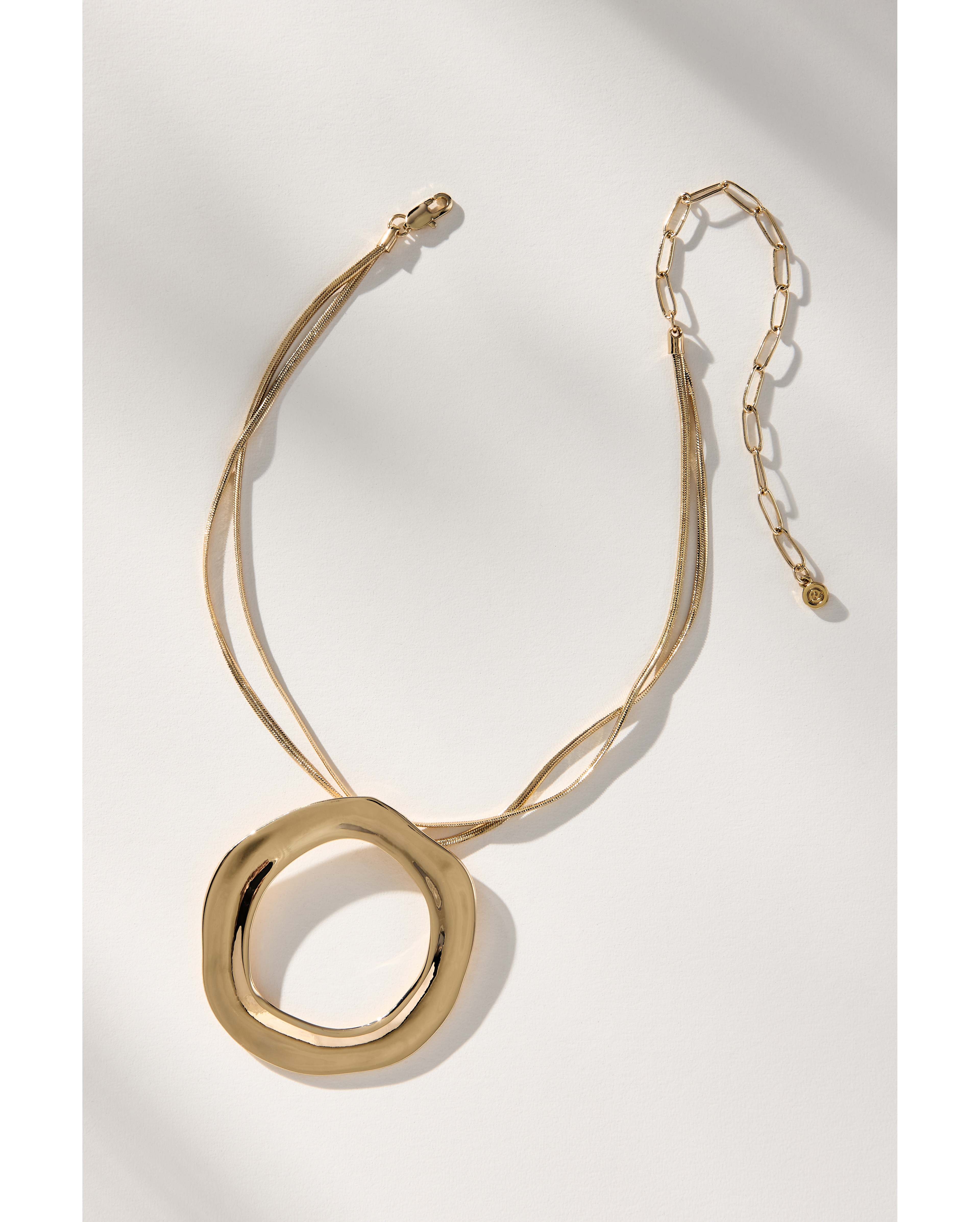 Ettika Open Circle Pendant Necklace
