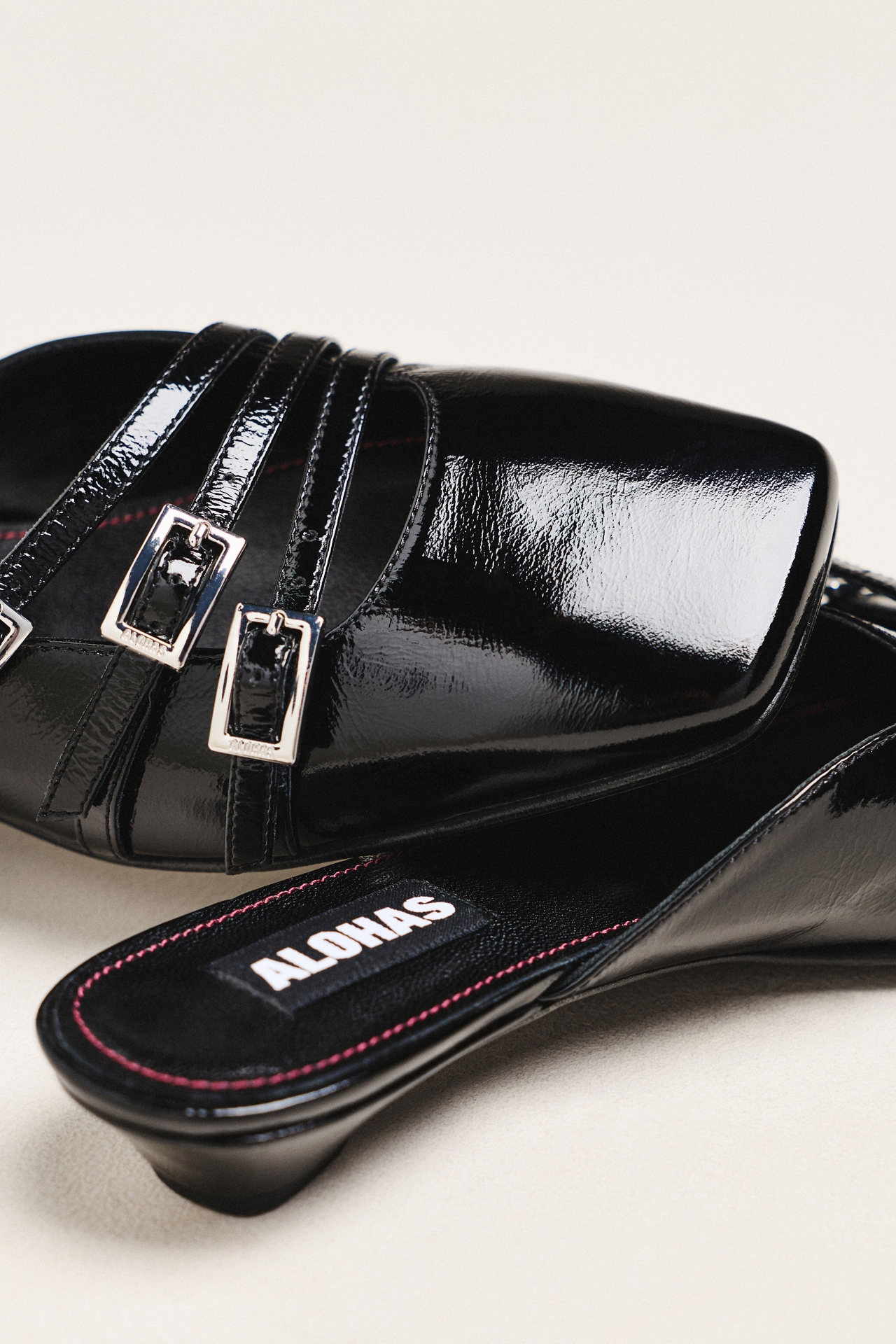 ALOHAS Penelope Onix Black Leather Kitten-Heel Mules