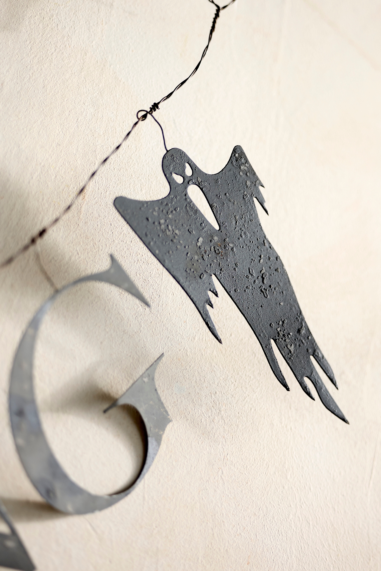 Happy Haunting Iron Garland
