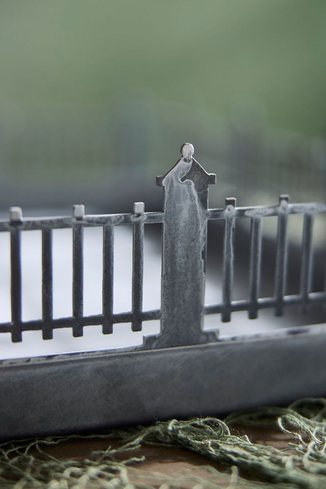 Concordville Spooky Village Fenced Tray #2