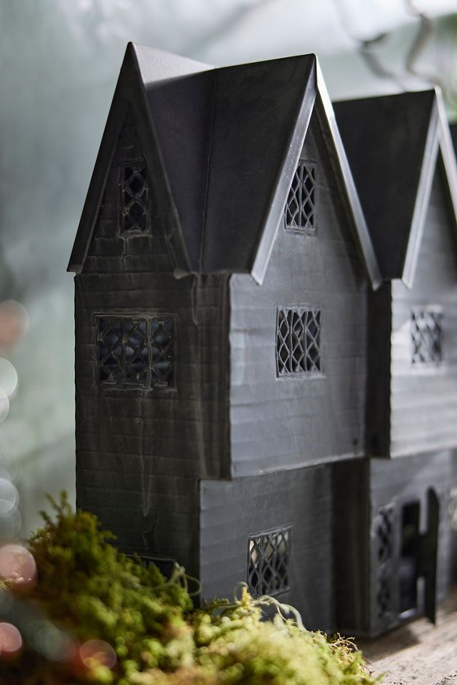 Concordville Spooky Village Salem Half House | Terrain