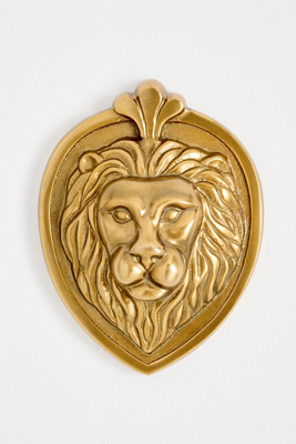 Anthropologie Aslan Animal Metal Gallery Wall Charm In Gold