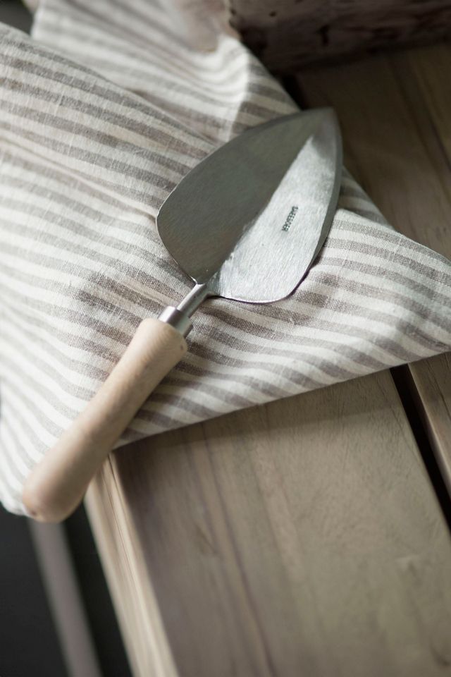 Sneeboer Traditional Dutch Transplanting Trowel #5