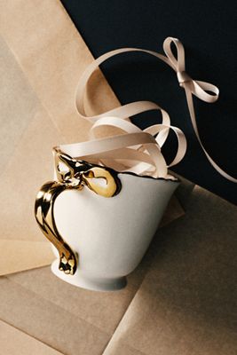 Benedita Bow Stoneware Gold Mug