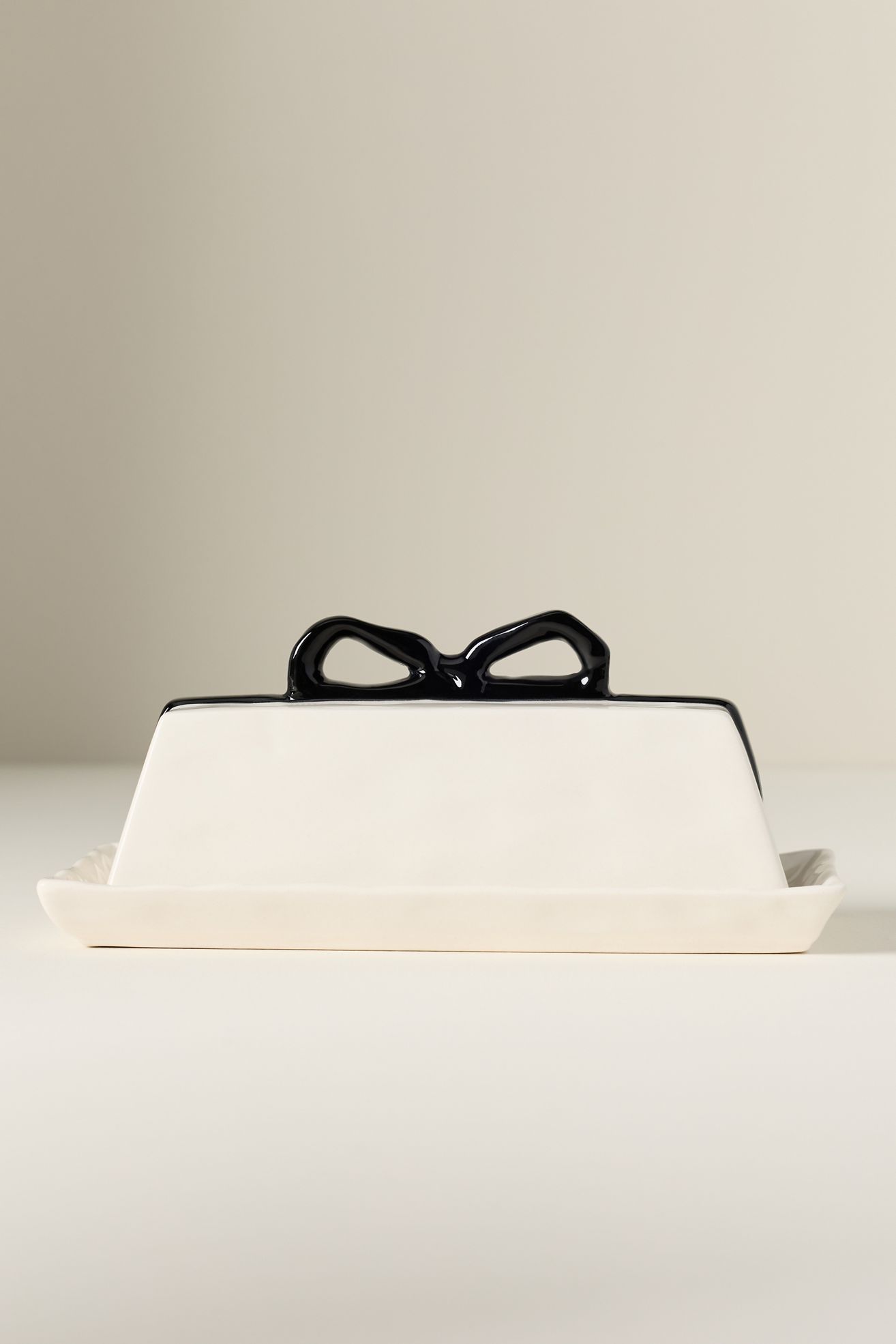 Benedita Bow Ceramic Stoneware Butter Dish - Black, One Size