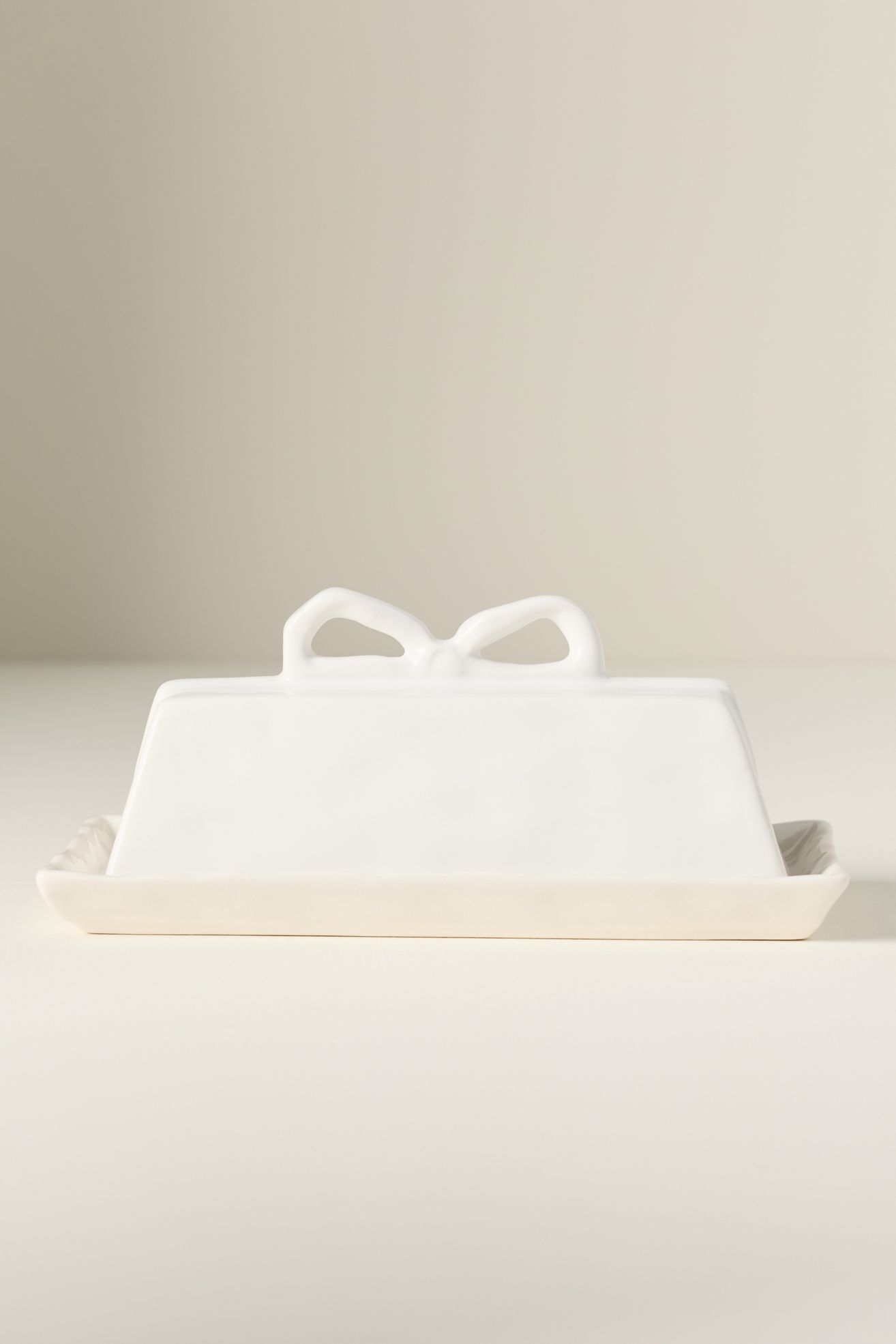Benedita Bow Ceramic Stoneware Butter Dish - White, One Size