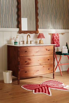 Shaped Bow Tufted Bath Mat