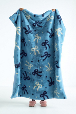 Maeve Printed Faux-fur Throw Blanket In Blue