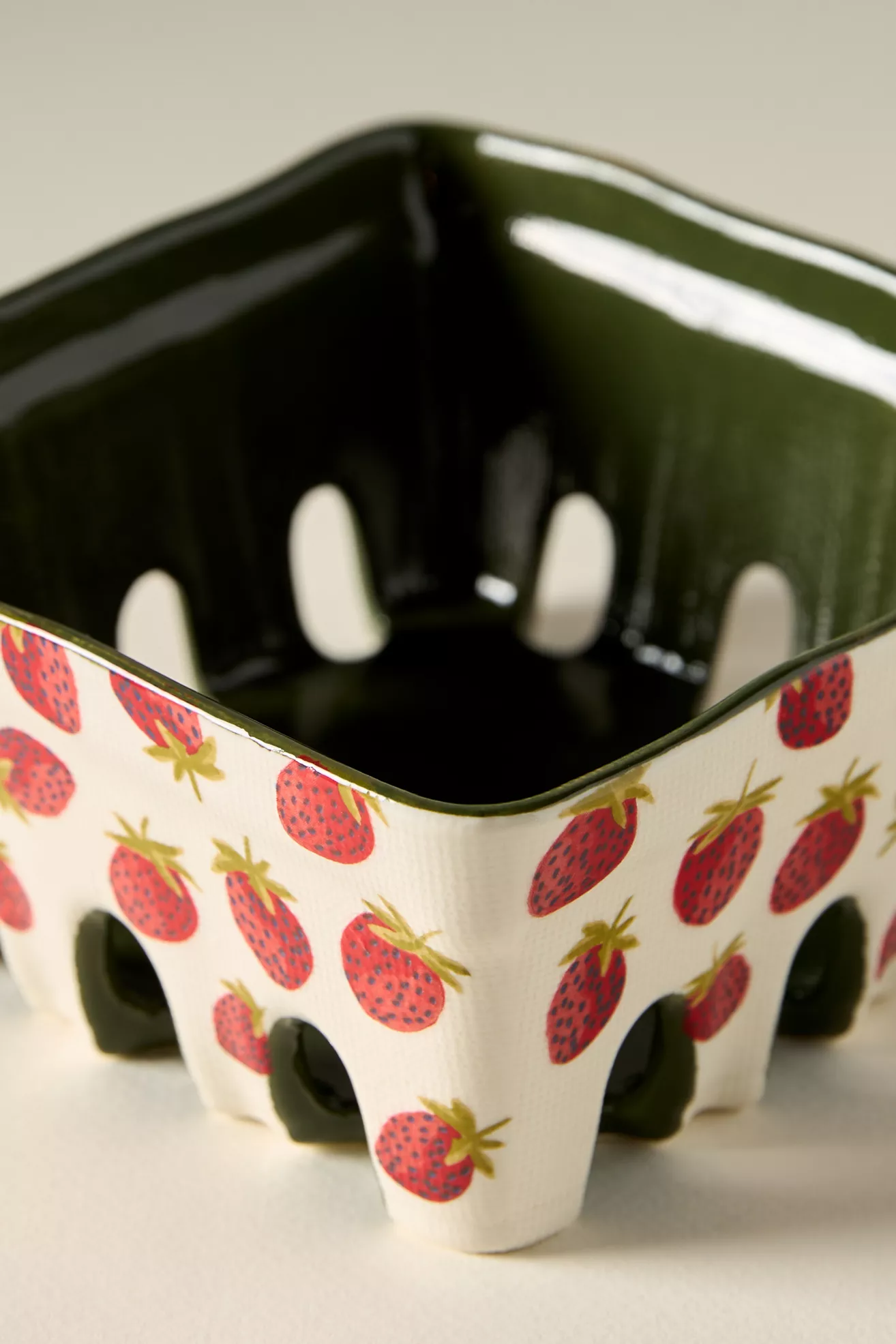 Berry Icon Handpainted Stoneware Fruit Basket - thumbnail 6