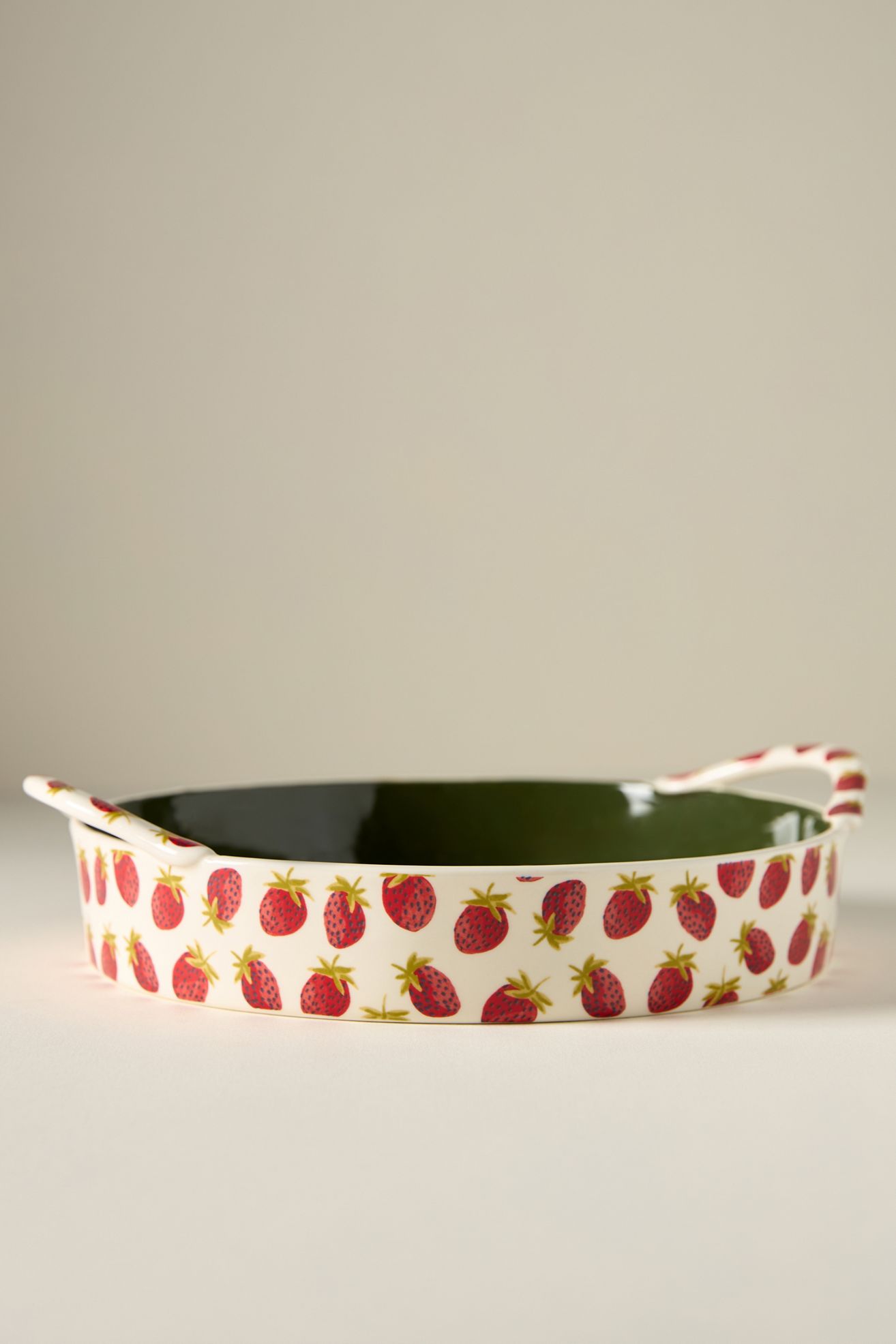 Berry Icon Handpainted Stoneware Pie Dish - Strawberry