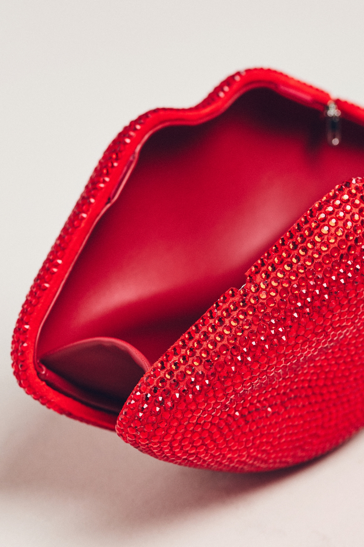 SIMONMILLER Molded Lips Clutch