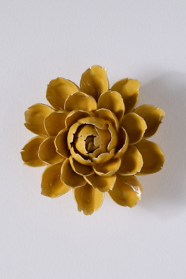 Chive Yellow Ceramic Flower Gallery Wall Charm In Gold