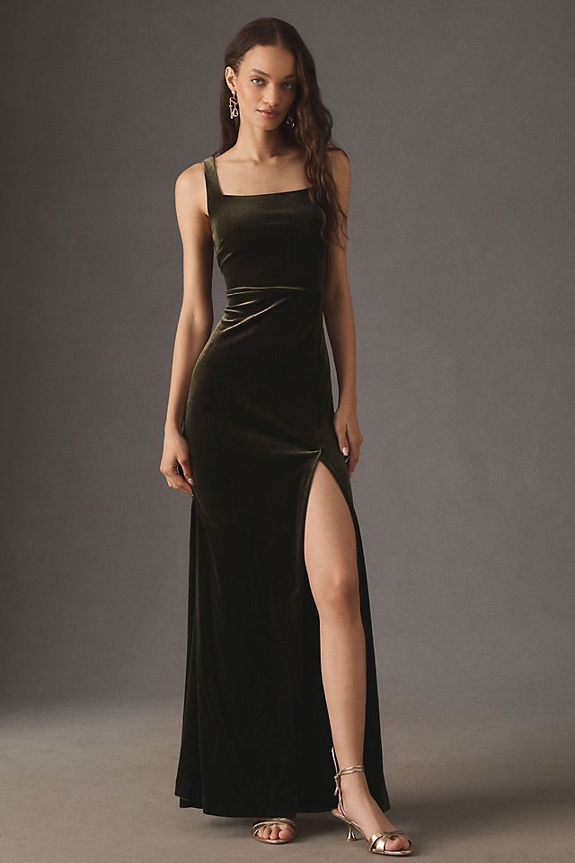 square neck velvet dress Split Dress, Black / 4XL The structured design combines timeless elegance with contemporary flair Half Sleeves Square Neck Velvet