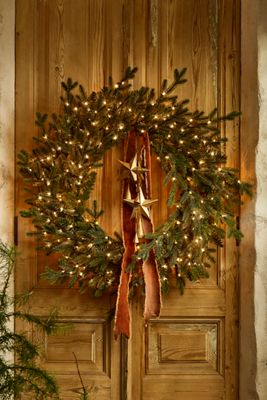 Faux Pre-Lit Norway Spruce Wreath