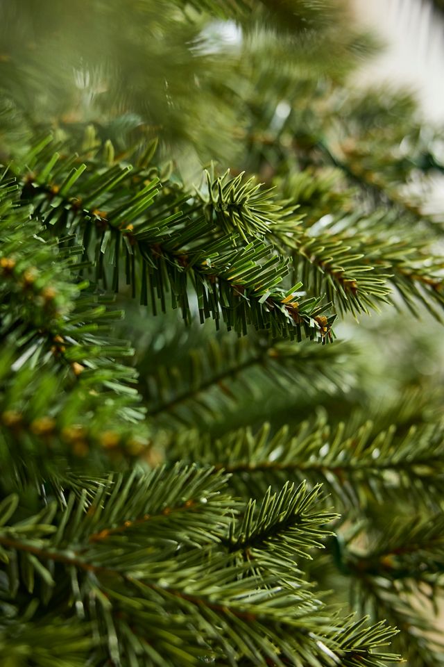 Faux Pre-Lit Crystal Berry Spruce Tree, 7’ #7