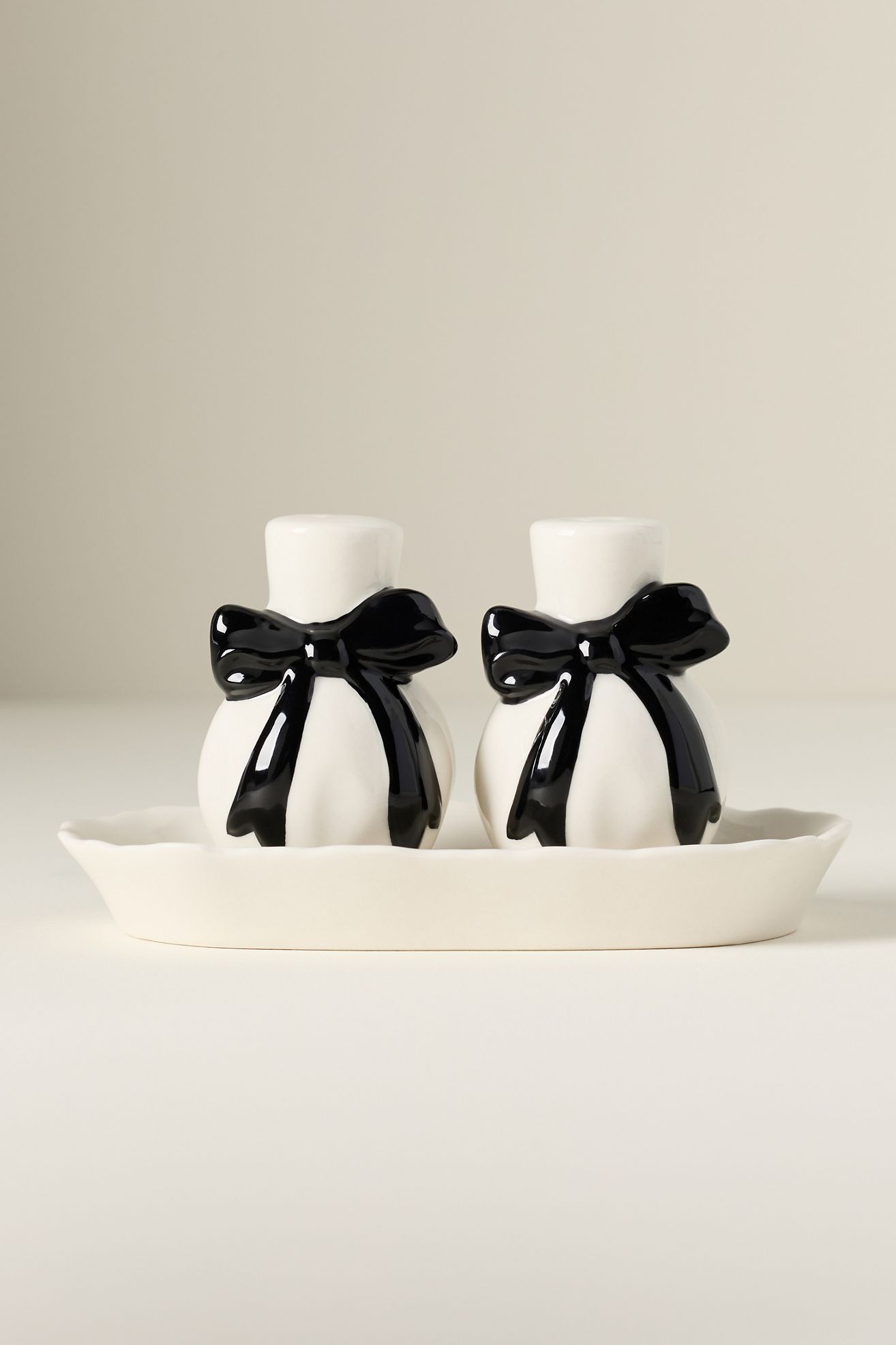 Benedita Stoneware Bow Salt & Pepper Shakers - Black, Set Of 2