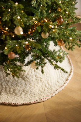 Terrain Chunky Knit Tree Skirt In White