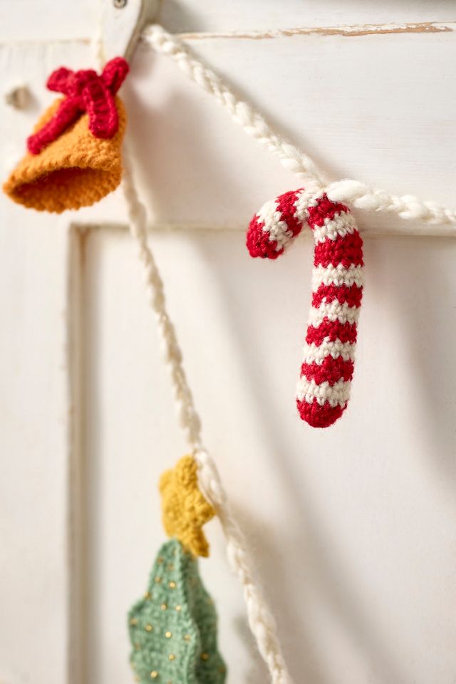 Holiday Icon Knit Garland #1