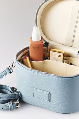 ETOILE Oval Toiletry Case