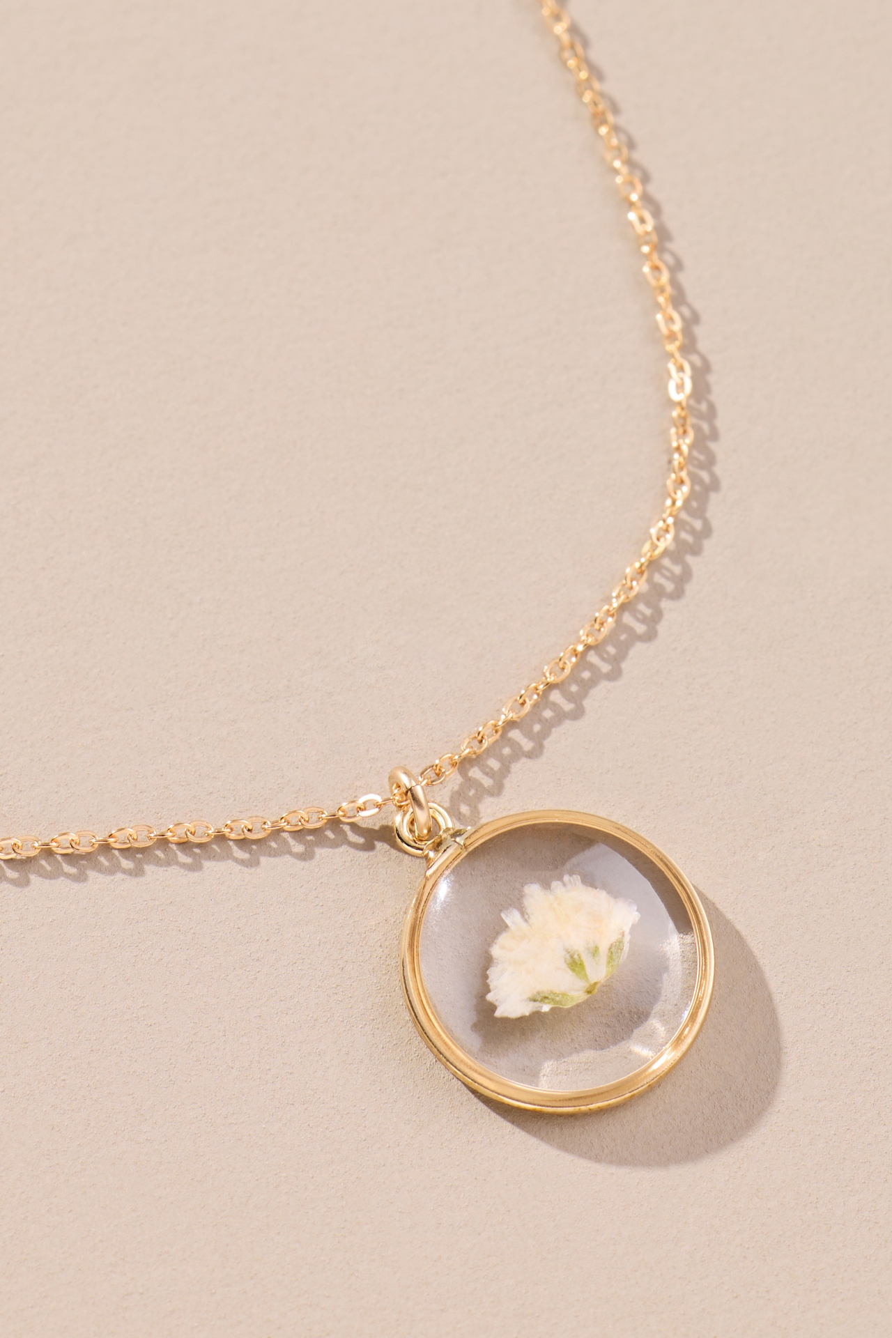 Set & Stones Pressed Flower Pendant Necklace
