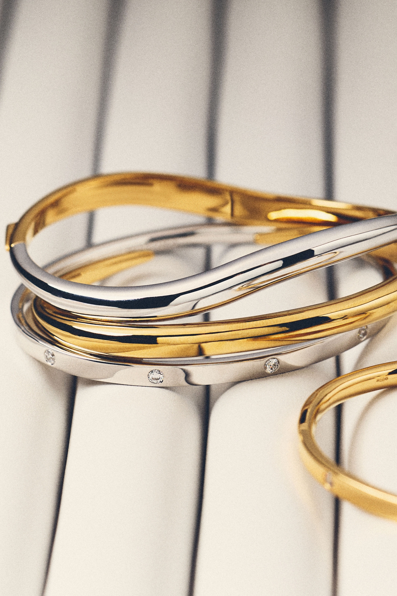 Missoma Savi Signature Hinged Bangle Bracelet