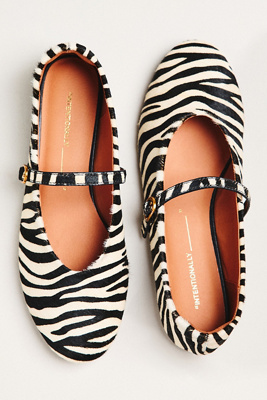 Intentionally Blank Larisa Mary Jane Flats In Black
