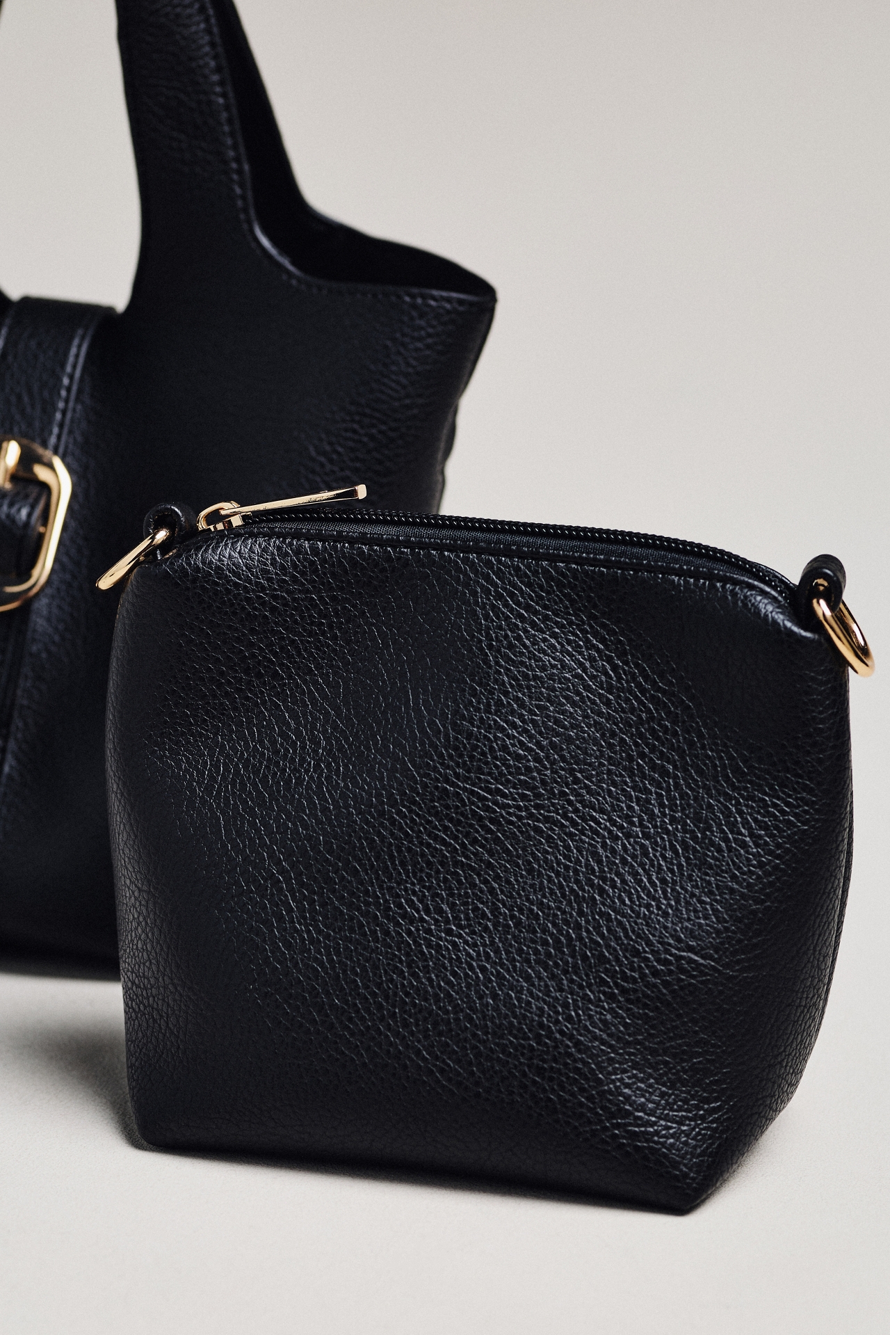 Pebbled Bucket Tote