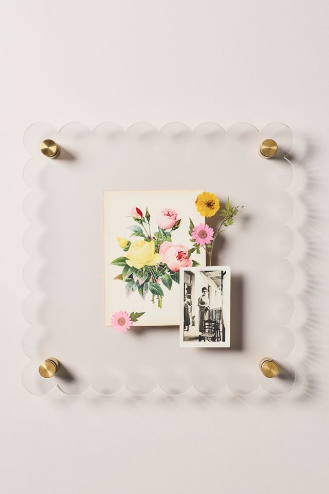 Scalloped Acrylic Gallery Frame #3