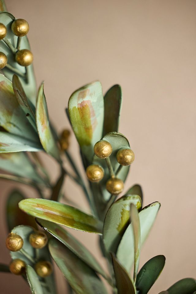 Green Mistletoe Iron Wreath #1