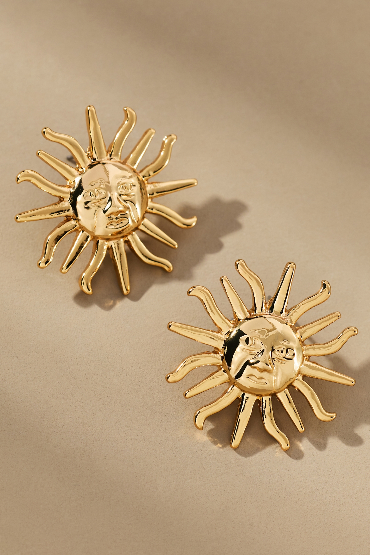 Lisa Says Gah Sol Earrings