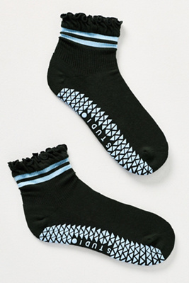 Daily Practice By Anthropologie Daily Practice X Pointe Studio Ruffle Grip Socks In Green