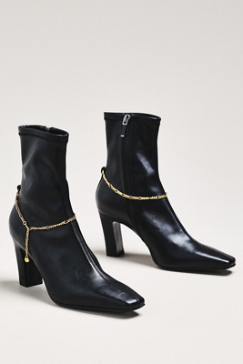 Lola Cruz Pointed Toe Ankle Boots In Black