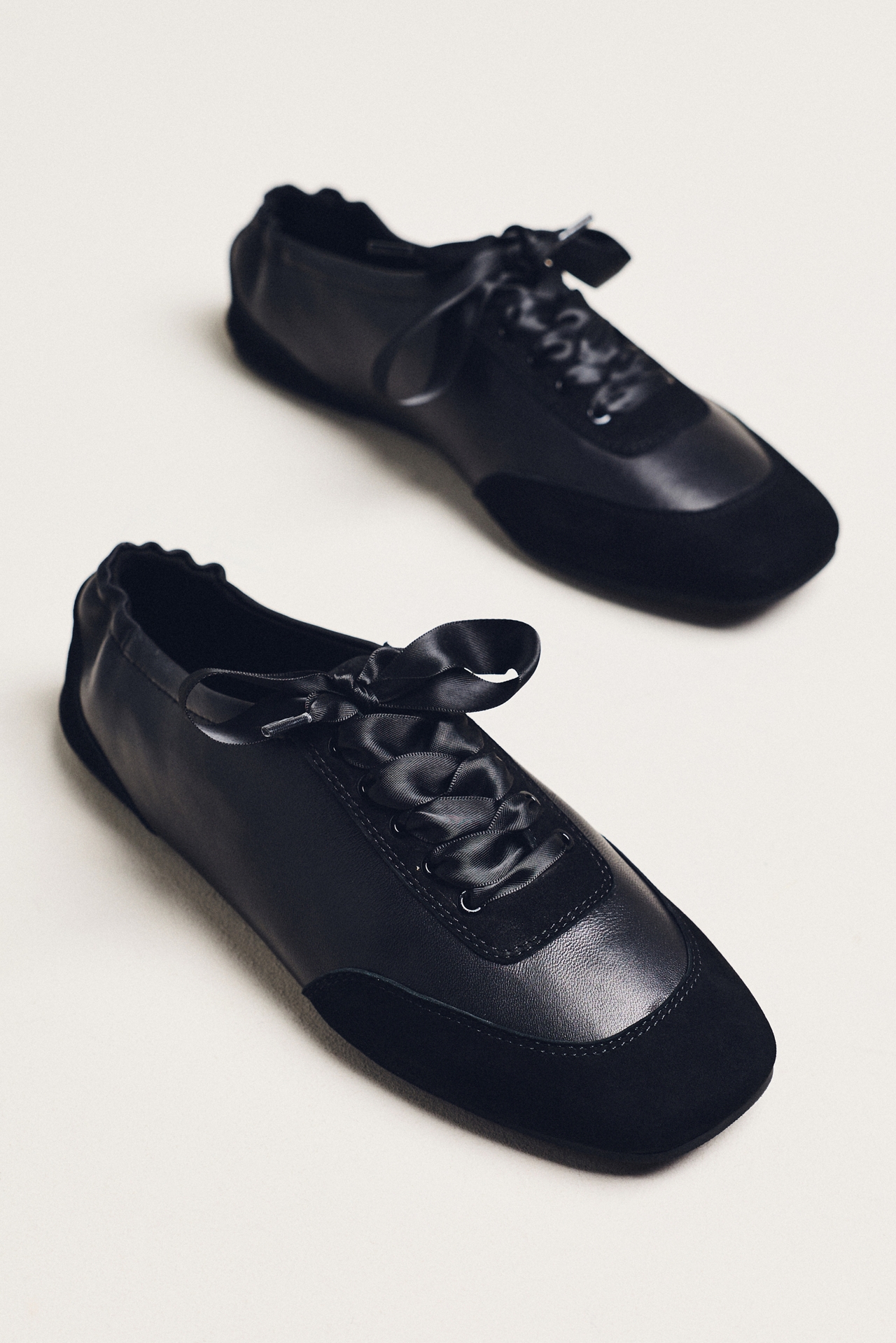 Cecelia New York Linda Slim Sneakers