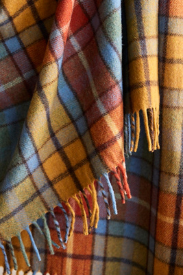 TBCo Tartan Throw Blanket - Thumbnail 2