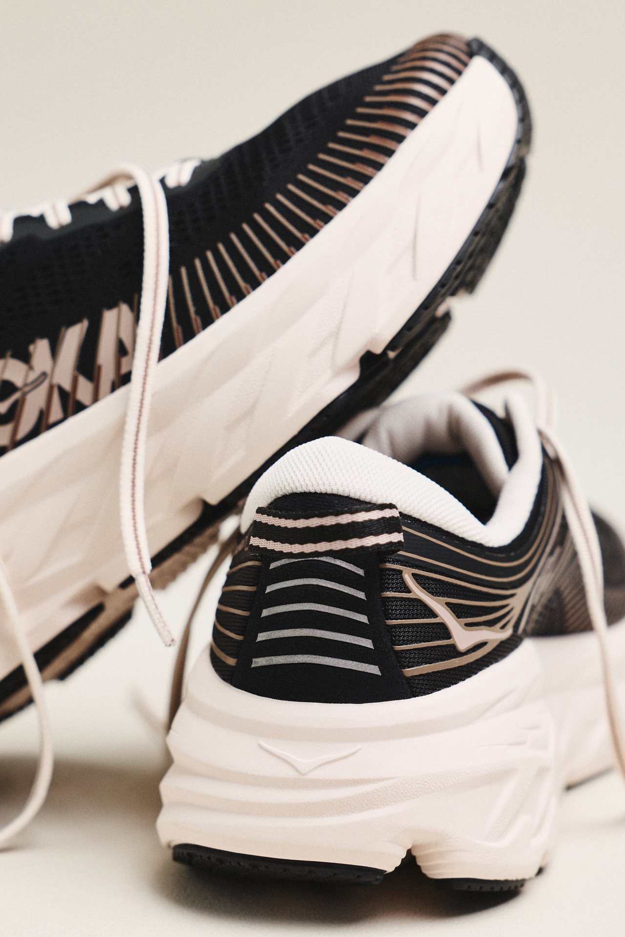 HOKA® Bondi 7 Sneakers