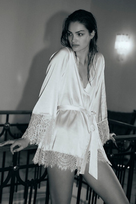 Kilo Brava Satin Lace Robe In White