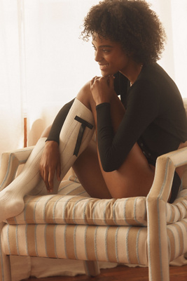 By Anthropologie Ribbed Bow Knee Socks In White