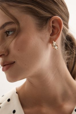 Stone Ribbed Huggie Hoop Earrings