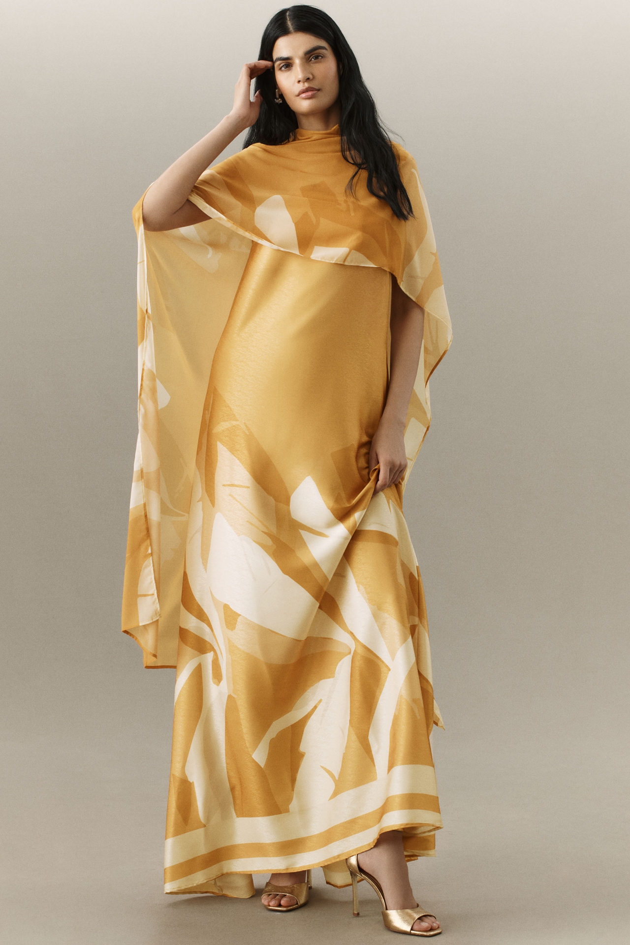 DIARRABLU Tubi Cape Maxi Dress